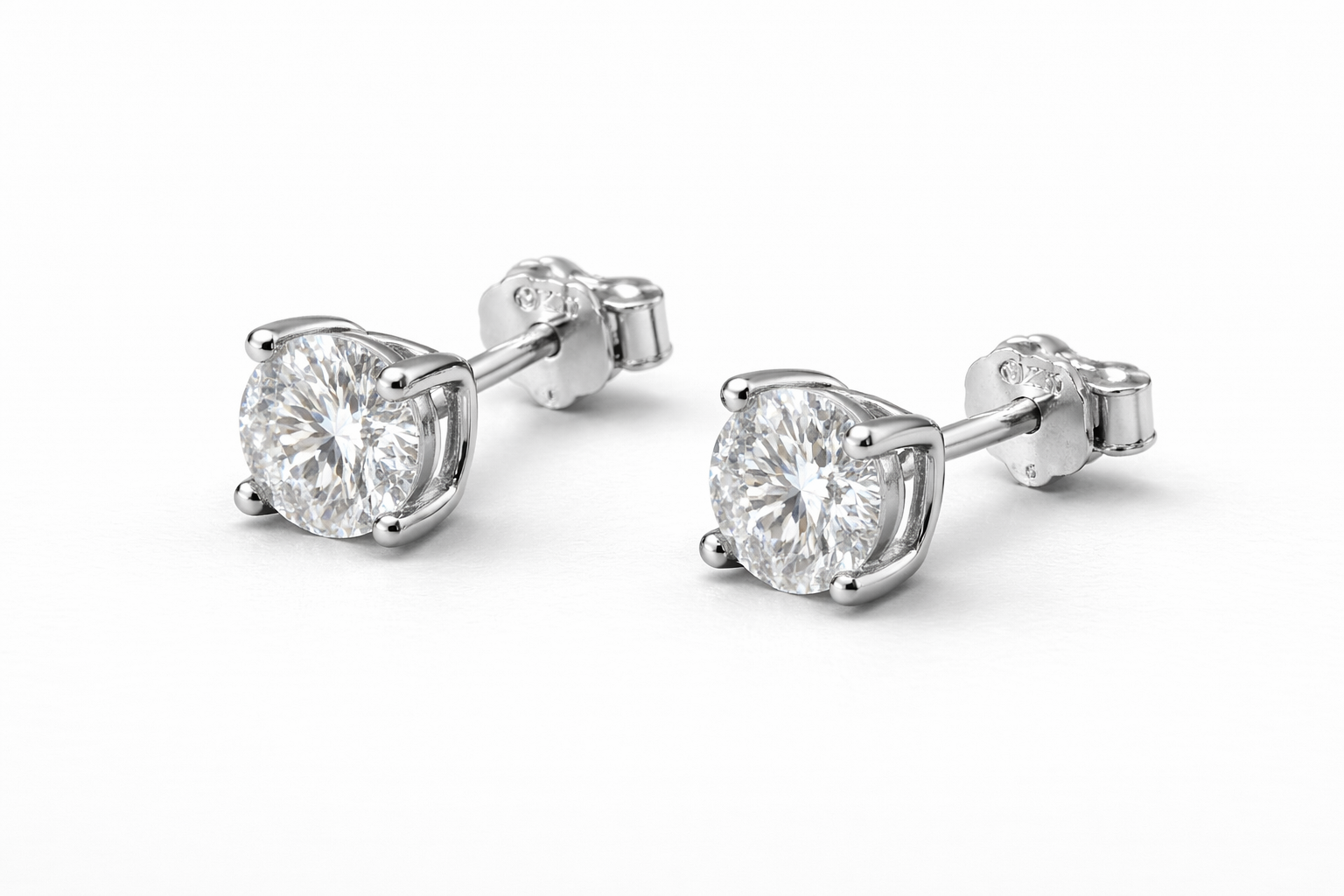 Boucles d’Oreilles Moissanite Christina – 1 Carat Total (0,5 ct chacune)